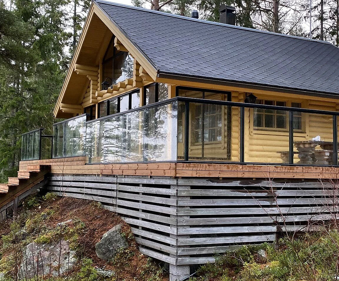 Windows from Prodeco installed at a loghouse